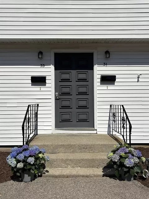 31-33 Atherton Rd, Foxboro, MA 02035