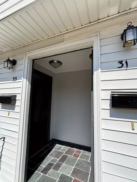 31-33 Atherton Rd, Foxboro, MA 02035 photo 2