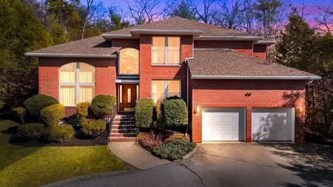 49 Forest St, Saugus, MA 01906