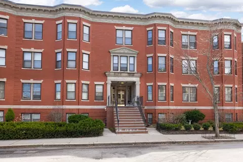 16 Garrison Rd #5, Brookline, MA 02445