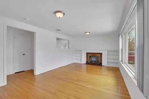 2401 Wilbraham Rd, Springfield, MA 01129 photo 9
