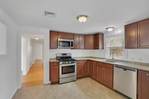 2401 Wilbraham Rd, Springfield, MA 01129 photo 8