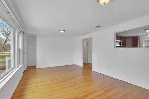 2401 Wilbraham Rd, Springfield, MA 01129 photo 11