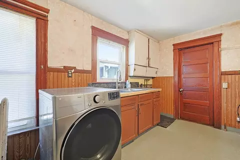 22 Camp St, Worcester, MA 01603 photo 11