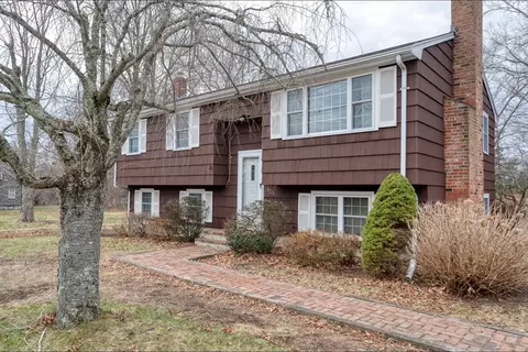 325 Thatcher St, Brockton, MA 02302