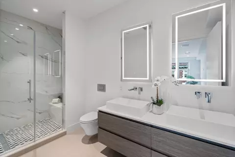 69 Walnut St #4, Brookline, MA 02445 photo 7