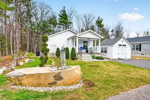 117 Topaz Ter, Gardner, MA 01440