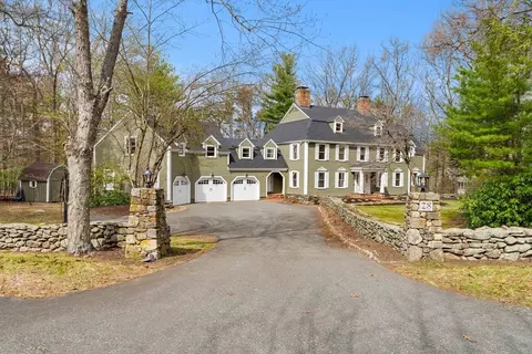 28 Sadie Hutt Ln, Southborough, MA 01772