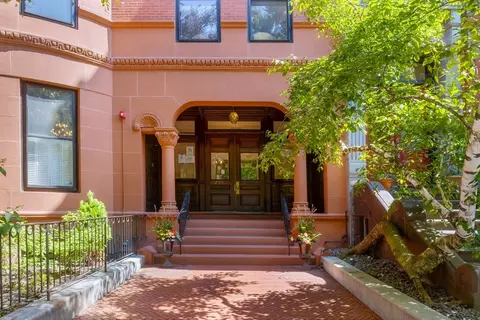 290 Commonwealth Ave #11, Boston, MA 02115