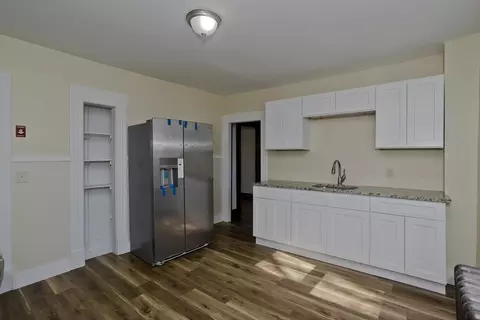 Entry Way - 24 Morrell St, Springfield, MA 01104 photo 1 of 2