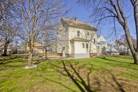 Exterior - 24 Morrell St, Springfield, MA 01104 photo 9 of 10