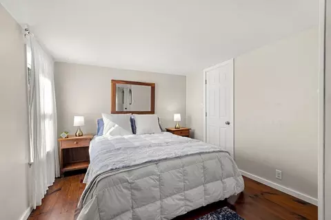 Bedroom - 26 Bayview Rd, Marblehead, MA 01945 photo 1 of 4