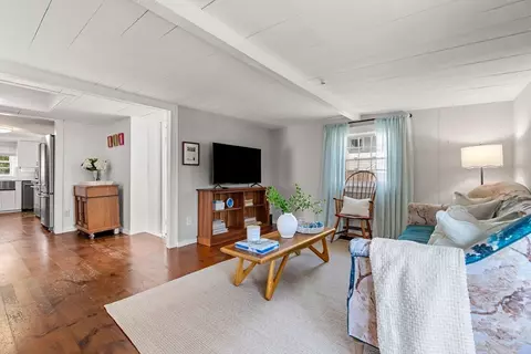Living - 26 Bayview Rd, Marblehead, MA 01945 photo 3 of 3