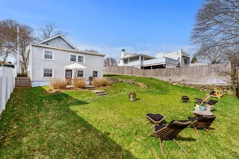 Exterior - 26 Bayview Rd, Marblehead, MA 01945 photo 1 of 3