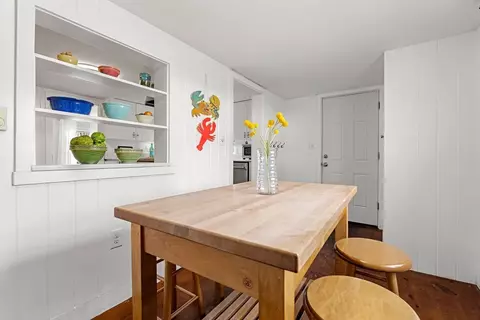 Dining - 26 Bayview Rd, Marblehead, MA 01945 photo 3 of 3