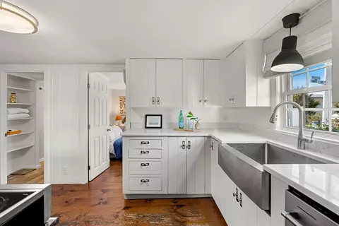 Kitchen - 26 Bayview Rd, Marblehead, MA 01945 photo 6 of 7