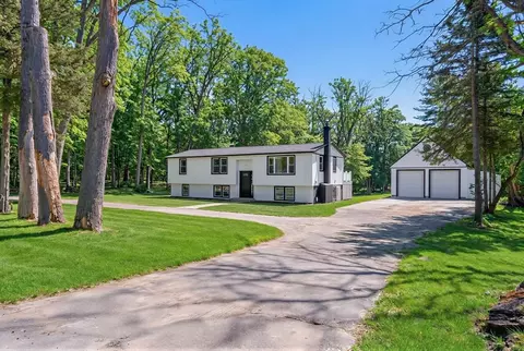 35 Hartford Ave, Bellingham, MA 02019