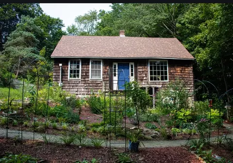 10 Bates Hl, Fiskdale, MA 01518