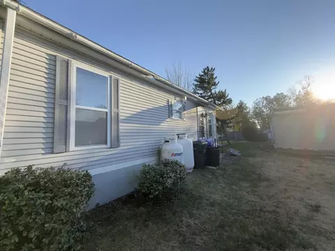 16 Mobile Home Way, Springfield, MA 01119 photo 11