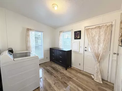 16 Mobile Home Way, Springfield, MA 01119 photo 5