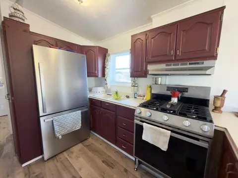 16 Mobile Home Way, Springfield, MA 01119 photo 8