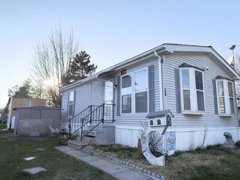 16 Mobile Home Way, Springfield, MA 01119 photo 10