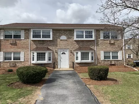 20 Washington Park Dr #12, Andover, MA 01810