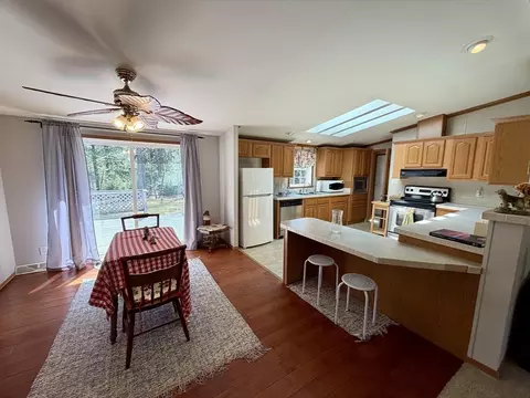 Dining - 2 Crescent, Winchendon, MA 01475 photo 1 of 3