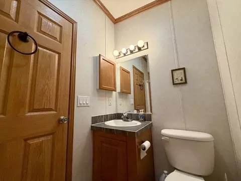 Bath - 2 Crescent, Winchendon, MA 01475 photo 2 of 4