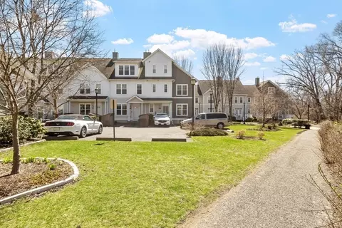 7 Lark Dr #202, Boston, MA 02126