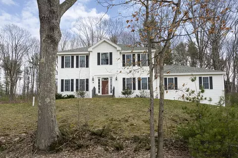 4 Brintnal Dr, Rutland, MA 01543
