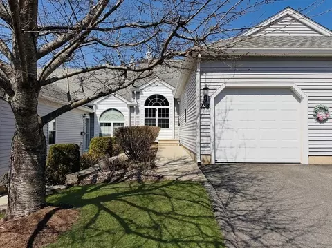 138 Brookfield Ln #138, Agawam, MA 01001