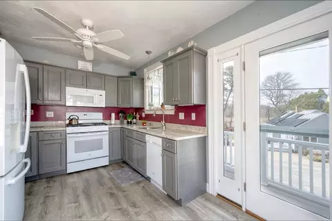 Kitchen - 1 Barnes St, Wareham, MA 02571 photo 3 of 5