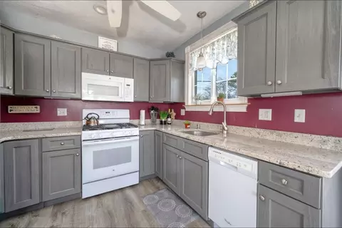 Kitchen - 1 Barnes St, Wareham, MA 02571 photo 2 of 5