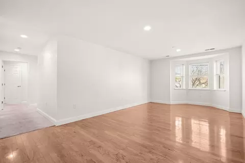 Living - 120 Wyllis Ave #103, Everett, MA 02149 photo 3 of 6