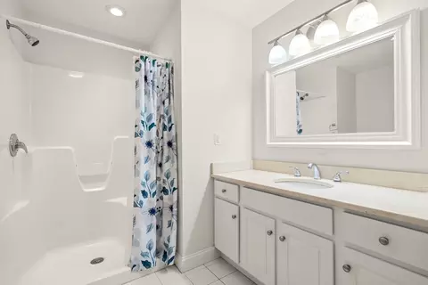 Bath - 120 Wyllis Ave #103, Everett, MA 02149 photo 2 of 2