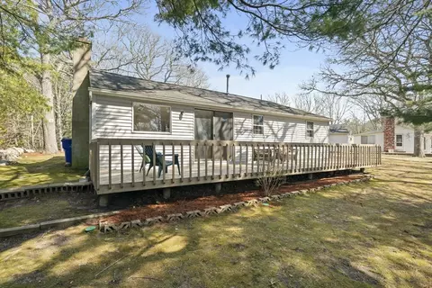 551 Shore Rd, Bourne, MA 02532 photo 2