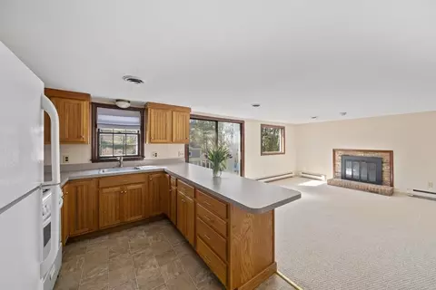 551 Shore Rd, Bourne, MA 02532 photo 3