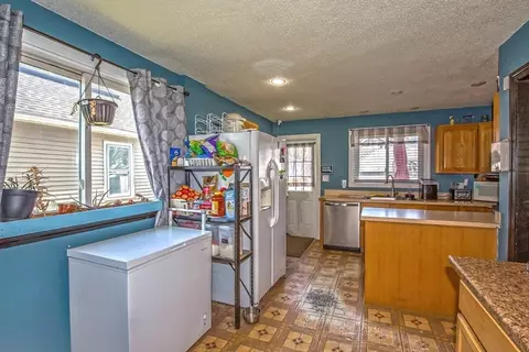 138 Wilber St, Springfield, MA 01104 photo 10