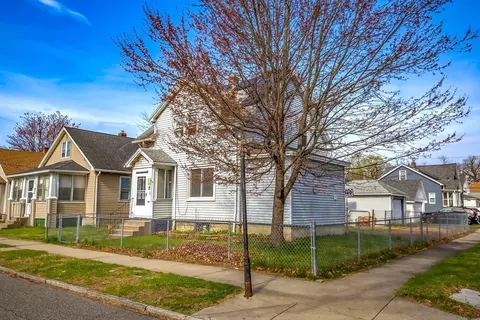 138 Wilber St, Springfield, MA 01104 photo 3