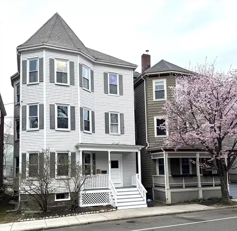 68 Chestnut St #2, Brookline, MA 02445
