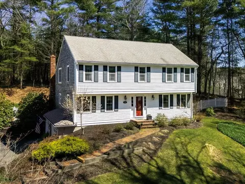 550 West St, Duxbury, MA 02332