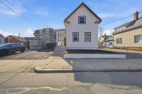 7 Pine St, Stoneham, MA 02180