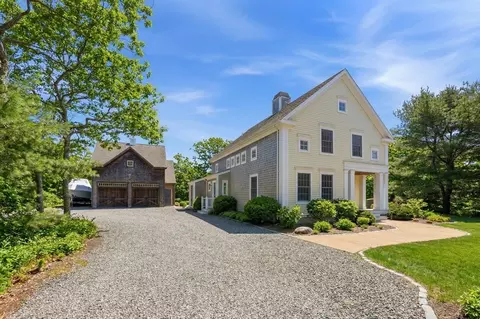 25 Bold Meadow Rd, Edgartown, MA 02539