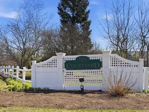 360 Littleton Rd #E10, Chelmsford, MA 01824