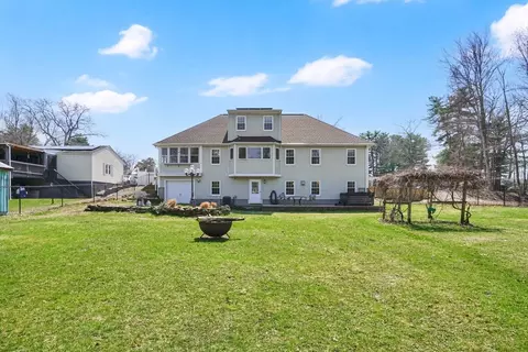 1542 S Branch Pkwy, Springfield, MA 01129