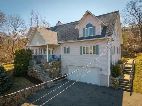 129 Thatcher Rd, Gloucester, MA 01930 photo 7