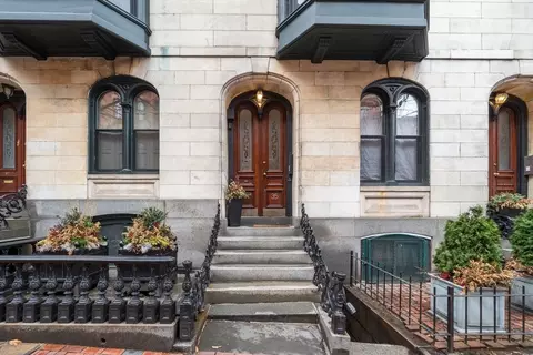 35 Hancock St #4, Boston, MA 02114
