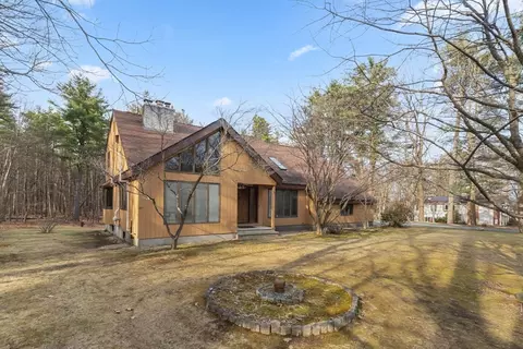 693 Elm St, Leominster, MA 01453