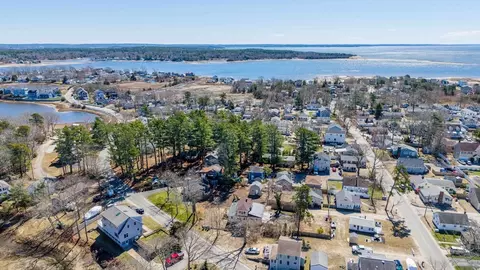 5 Pilgrim Ave, Wareham, MA 02571 photo 2